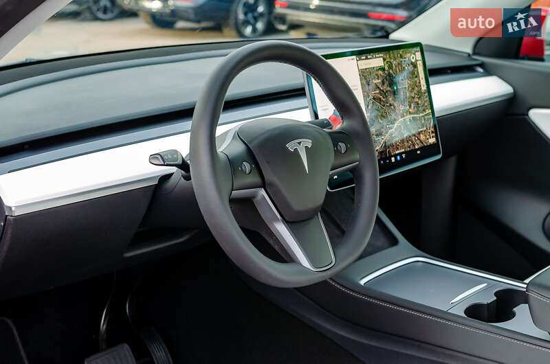 Внедорожник / Кроссовер Tesla Model Y 2021 в Киеве