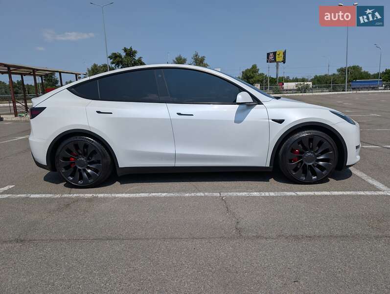 Позашляховик / Кросовер Tesla Model Y 2022 в Києві