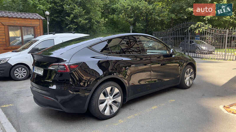 Внедорожник / Кроссовер Tesla Model Y 2020 в Киеве