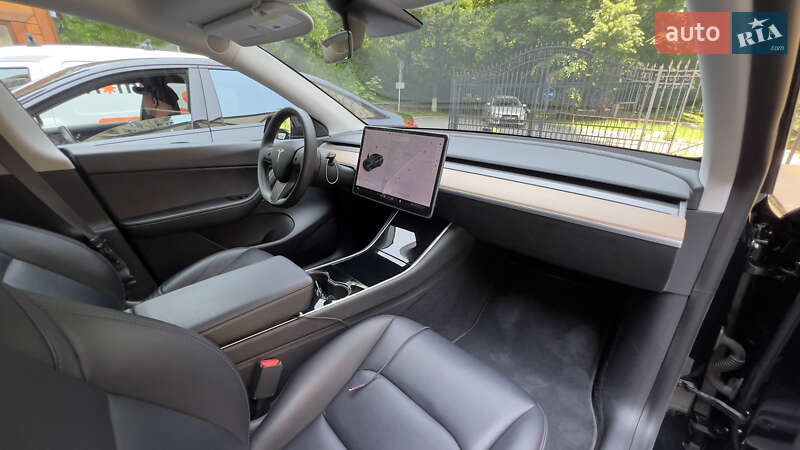 Внедорожник / Кроссовер Tesla Model Y 2020 в Киеве