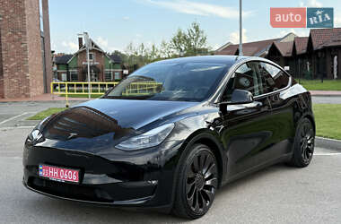 Позашляховик / Кросовер Tesla Model Y 2023 в 