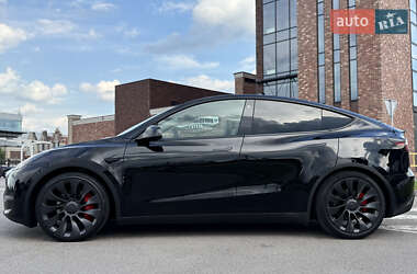 Позашляховик / Кросовер Tesla Model Y 2023 в 
