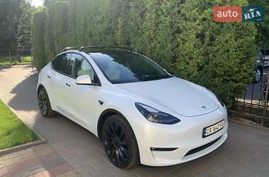 Позашляховик / Кросовер Tesla Model Y 2024 в 