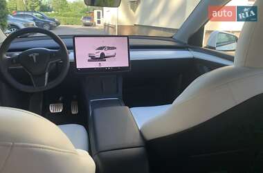 Позашляховик / Кросовер Tesla Model Y 2024 в 
