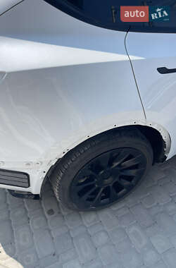 Внедорожник / Кроссовер Tesla Model Y 2021 в 