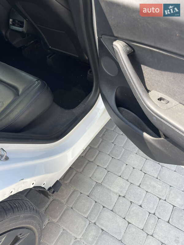 Внедорожник / Кроссовер Tesla Model Y 2021 в Софиевской Борщаговке