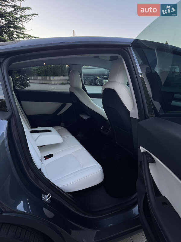 Внедорожник / Кроссовер Tesla Model Y 2021 в Виннице
