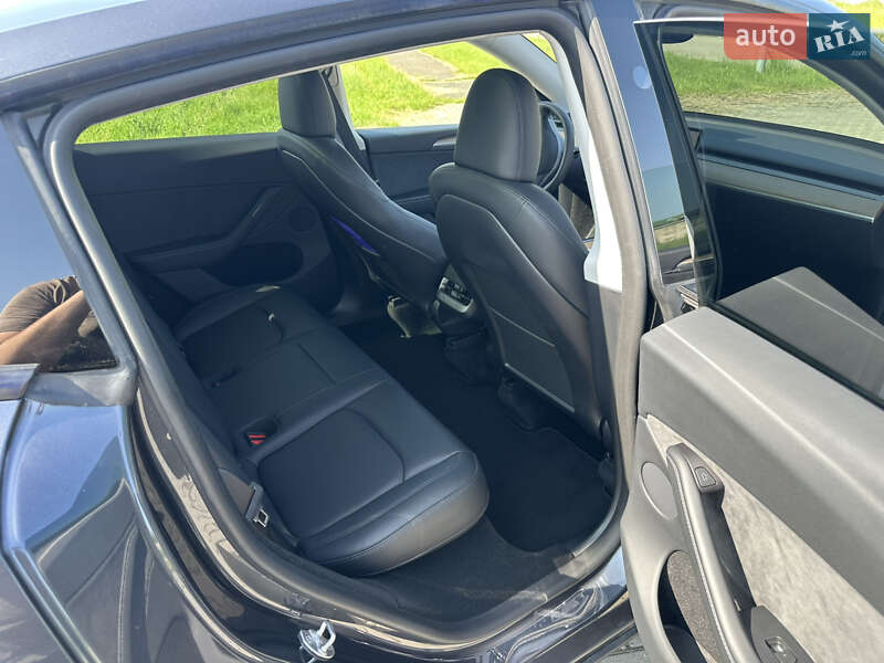 Позашляховик / Кросовер Tesla Model Y 2024 в Львові