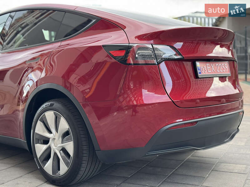 Внедорожник / Кроссовер Tesla Model Y 2024 в Киеве