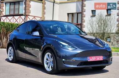 Внедорожник / Кроссовер Tesla Model Y 2024 в 