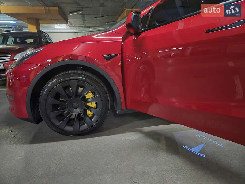 Внедорожник / Кроссовер Tesla Model Y 2022 в Киеве
