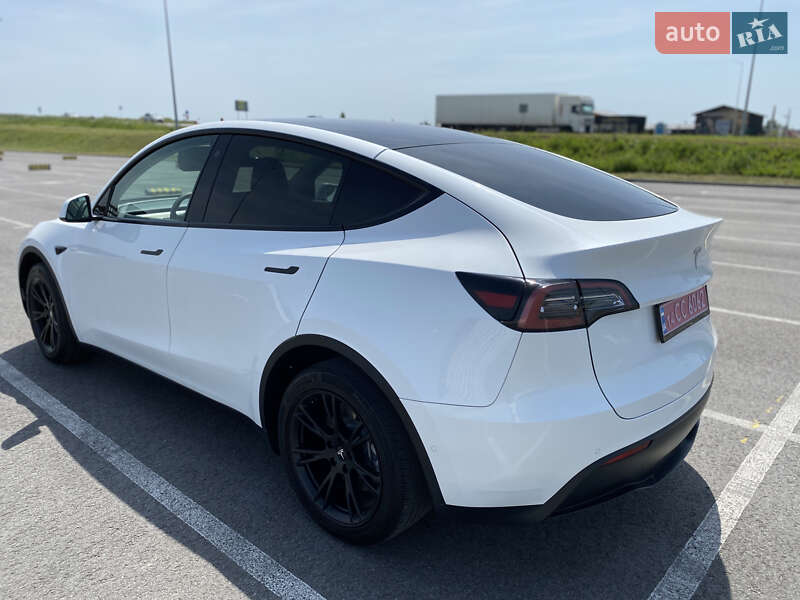 Внедорожник / Кроссовер Tesla Model Y 2021 в Львове