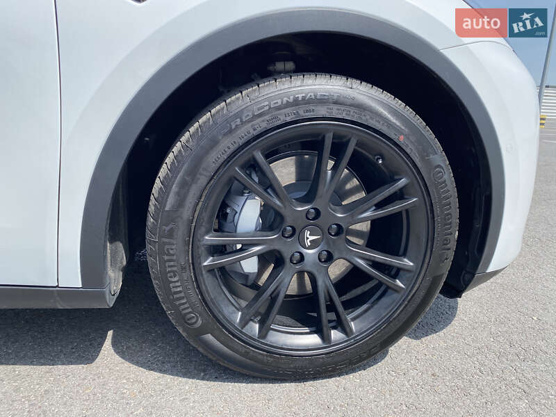 Внедорожник / Кроссовер Tesla Model Y 2021 в Львове