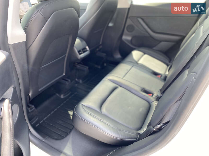 Внедорожник / Кроссовер Tesla Model Y 2021 в Львове