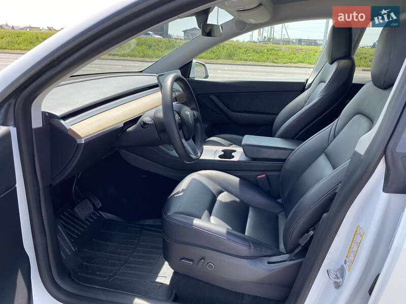 Внедорожник / Кроссовер Tesla Model Y 2021 в Львове