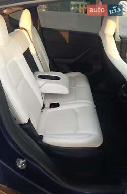 Внедорожник / Кроссовер Tesla Model Y 2023 в 