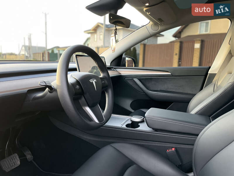 Внедорожник / Кроссовер Tesla Model Y 2023 в Киеве