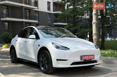 Позашляховик / Кросовер Tesla Model Y 2024 в Києві