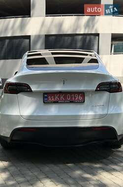 Внедорожник / Кроссовер Tesla Model Y 2024 в 