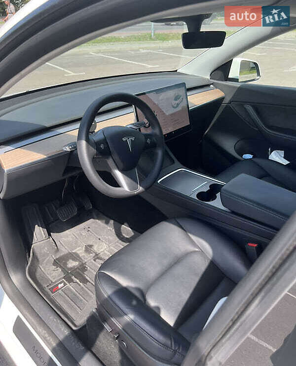 Внедорожник / Кроссовер Tesla Model Y 2022 в Киеве