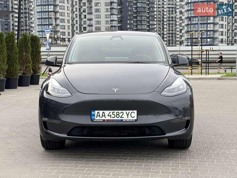 Внедорожник / Кроссовер Tesla Model Y 2024 в Киеве