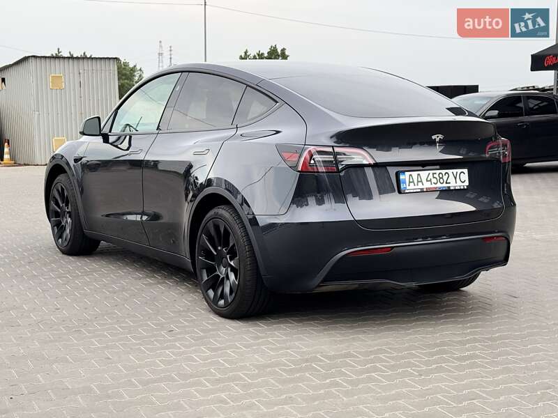 Внедорожник / Кроссовер Tesla Model Y 2024 в Киеве