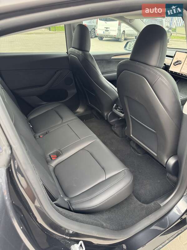 Внедорожник / Кроссовер Tesla Model Y 2024 в Киеве