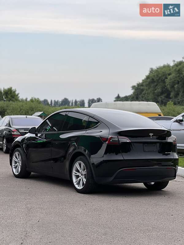 Внедорожник / Кроссовер Tesla Model Y 2023 в Киеве