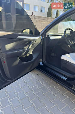 Внедорожник / Кроссовер Tesla Model Y 2023 в Тернополе
