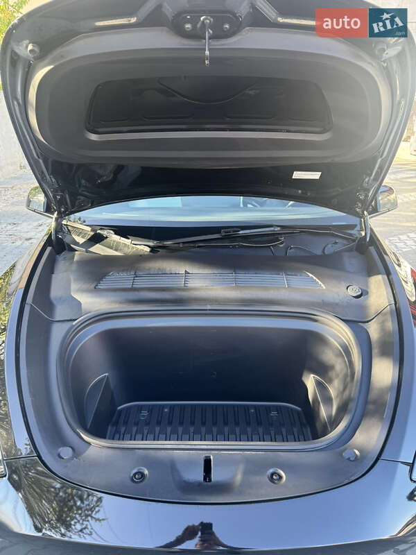 Внедорожник / Кроссовер Tesla Model Y 2023 в Тернополе