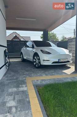 Позашляховик / Кросовер Tesla Model Y 2022 в 