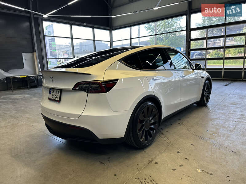 Внедорожник / Кроссовер Tesla Model Y 2024 в Киеве