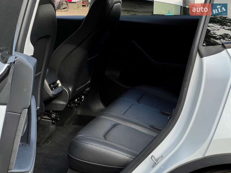 Внедорожник / Кроссовер Tesla Model Y 2023 в Киеве фото 16 Внедорожник / Кроссовер Tesla Model Y 2023 в Киеве