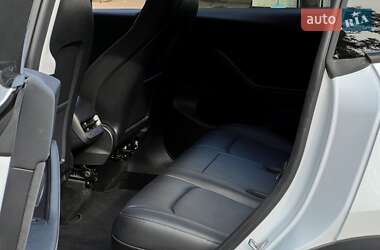 Позашляховик / Кросовер Tesla Model Y 2023 в 