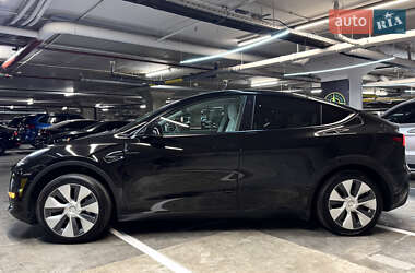 Внедорожник / Кроссовер Tesla Model Y 2021 в 