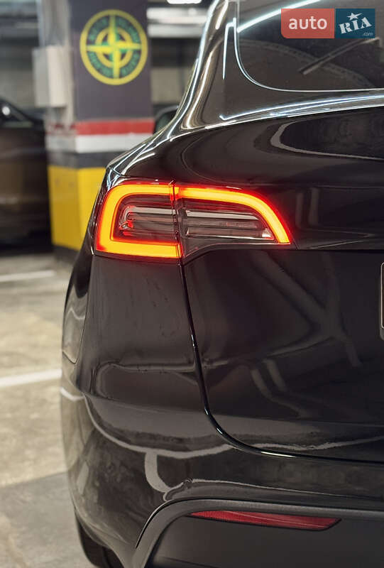 Внедорожник / Кроссовер Tesla Model Y 2021 в Днепре