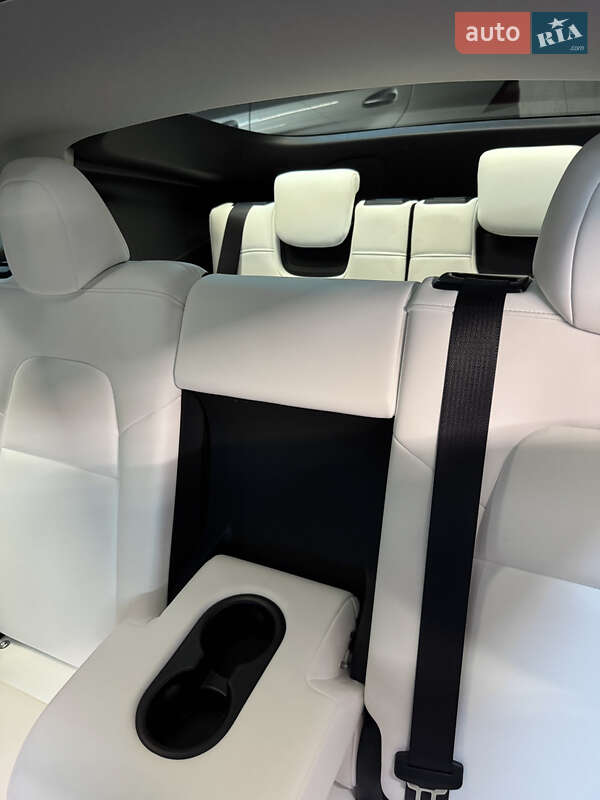 Внедорожник / Кроссовер Tesla Model Y 2021 в Днепре