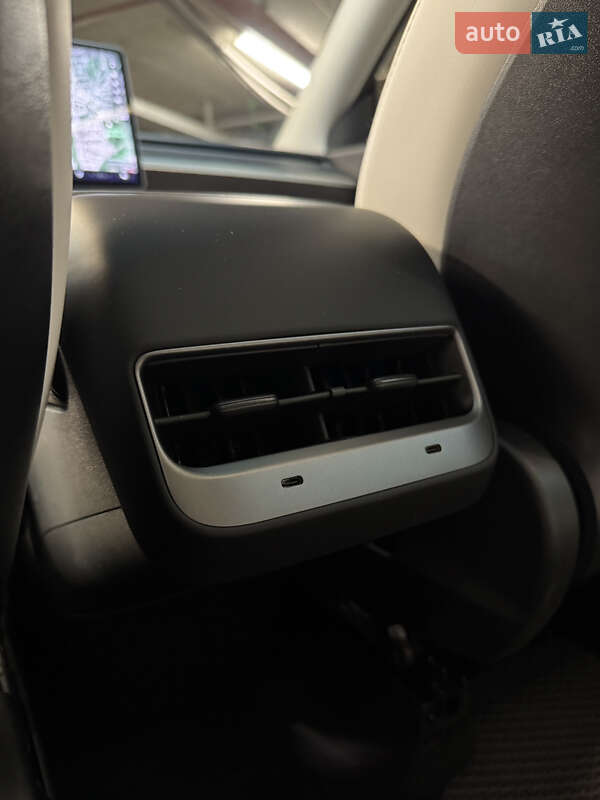 Внедорожник / Кроссовер Tesla Model Y 2021 в Днепре
