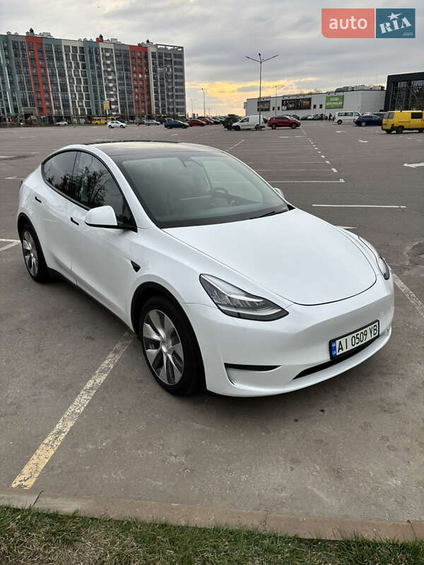 Tesla Model Y 2020
