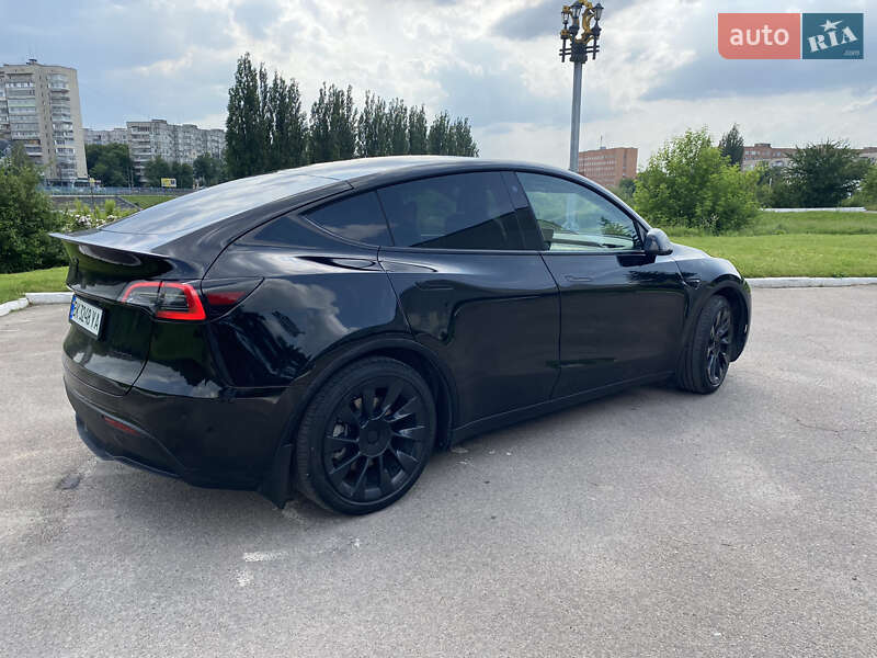 Внедорожник / Кроссовер Tesla Model Y 2022 в Ровно