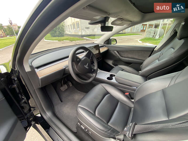 Внедорожник / Кроссовер Tesla Model Y 2022 в Ровно