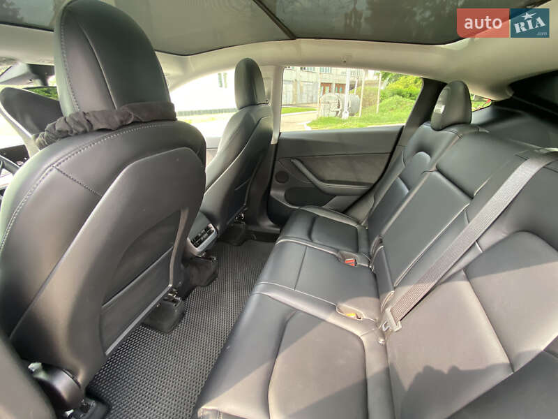 Внедорожник / Кроссовер Tesla Model Y 2022 в Ровно