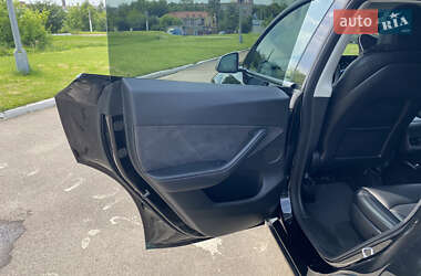 Позашляховик / Кросовер Tesla Model Y 2022 в 