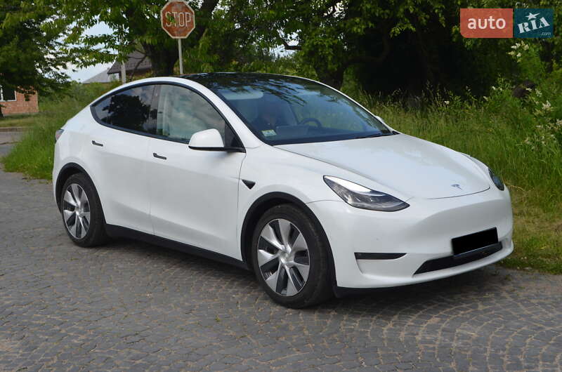Tesla Model Y 2020