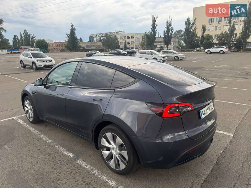 Внедорожник / Кроссовер Tesla Model Y 2022 в Киеве
