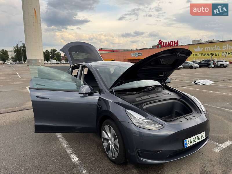 Внедорожник / Кроссовер Tesla Model Y 2022 в Киеве