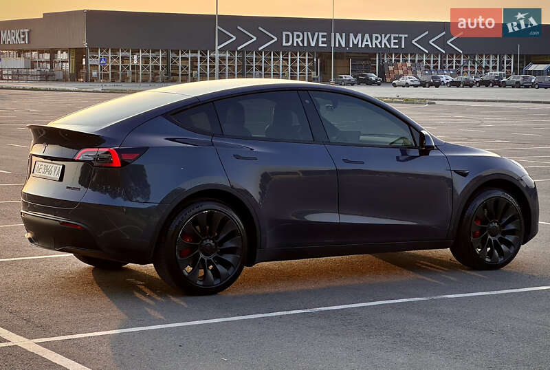 Позашляховик / Кросовер Tesla Model Y 2020 в Дніпрі