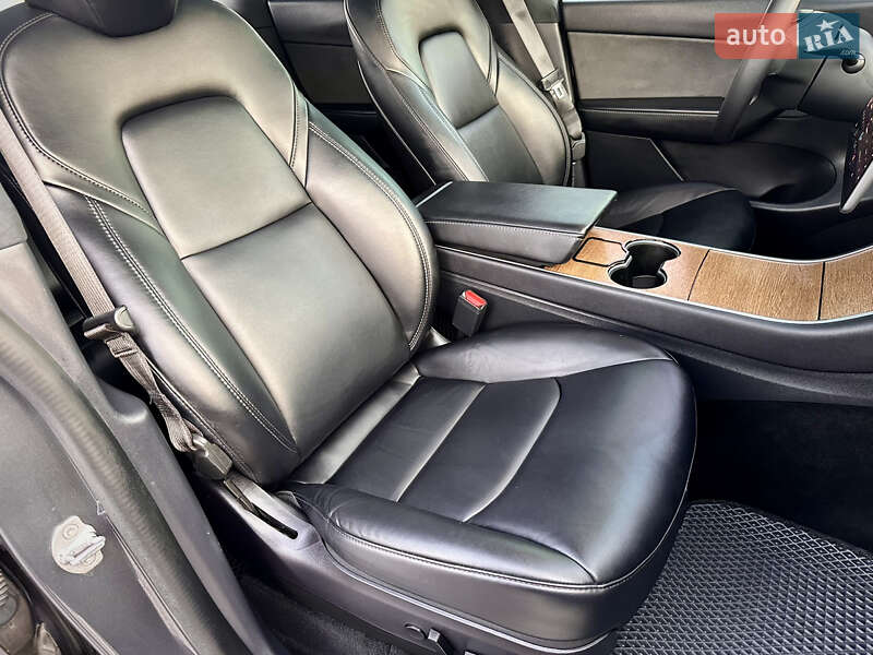 Позашляховик / Кросовер Tesla Model Y 2020 в Дніпрі