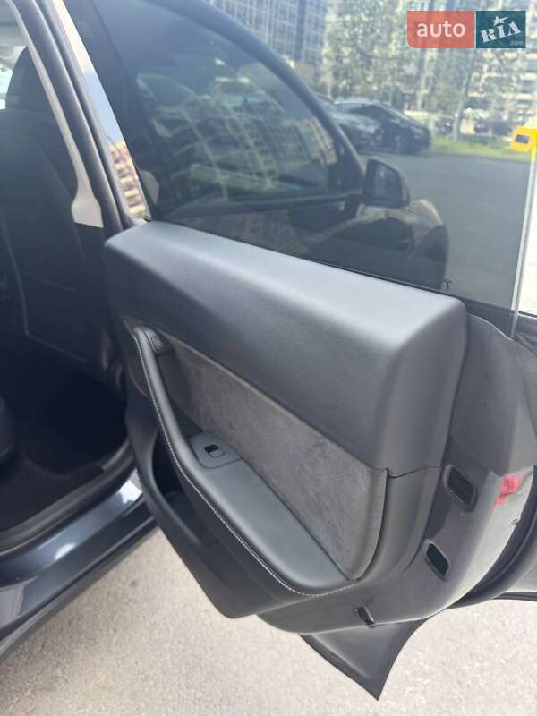 Внедорожник / Кроссовер Tesla Model Y 2022 в Киеве фото 18 Внедорожник / Кроссовер Tesla Model Y 2022 в Киеве