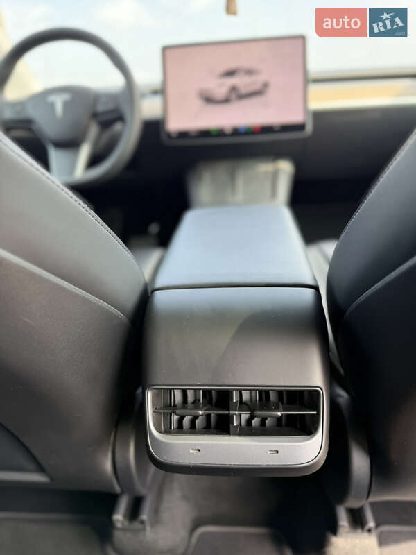 Внедорожник / Кроссовер Tesla Model Y 2022 в Киеве фото 22 Внедорожник / Кроссовер Tesla Model Y 2022 в Киеве